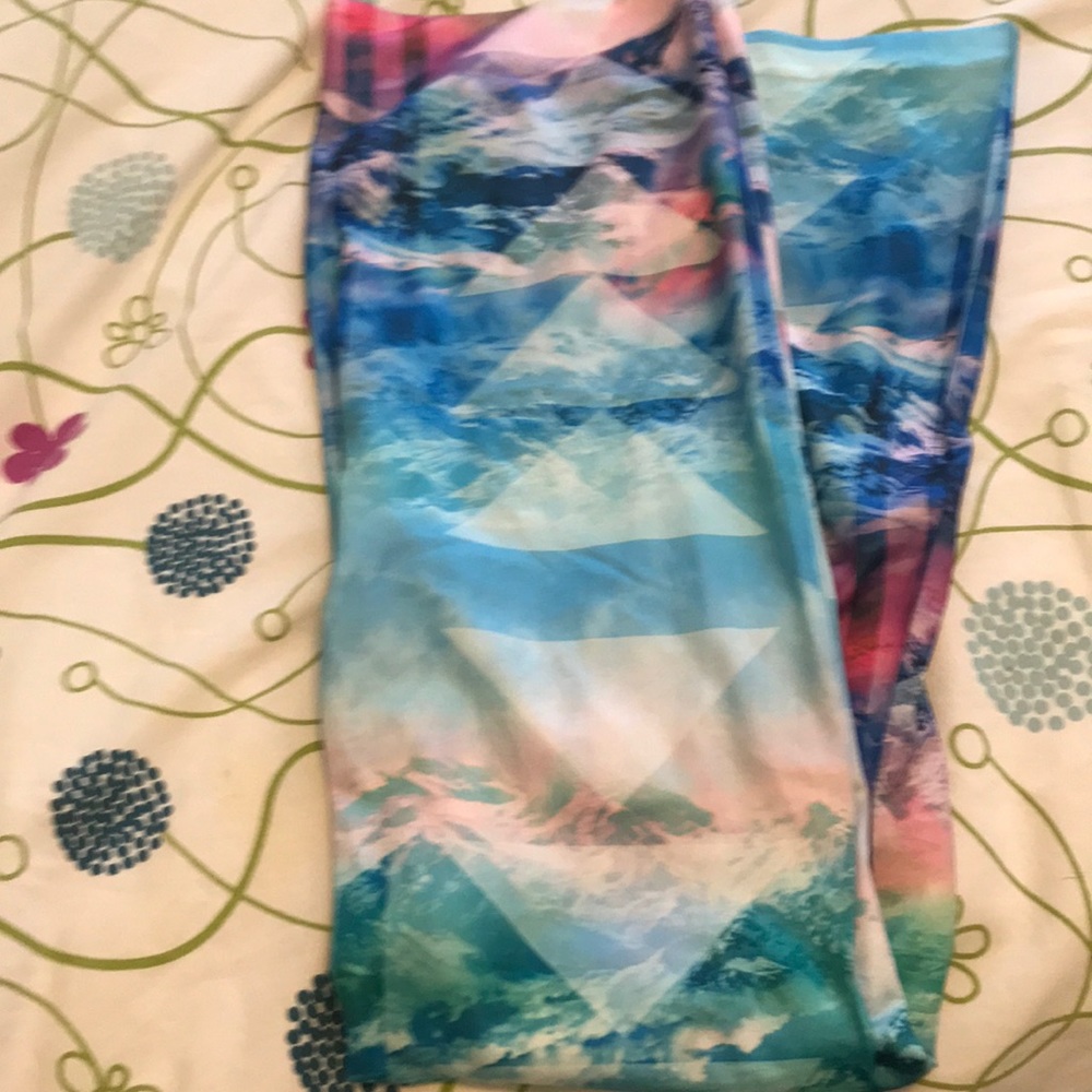 No Boundaries geo tights size XL.